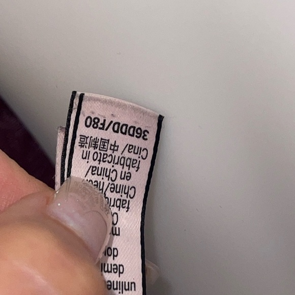 Victoria’s Secret unlined lace bra - Picture 3 of 4